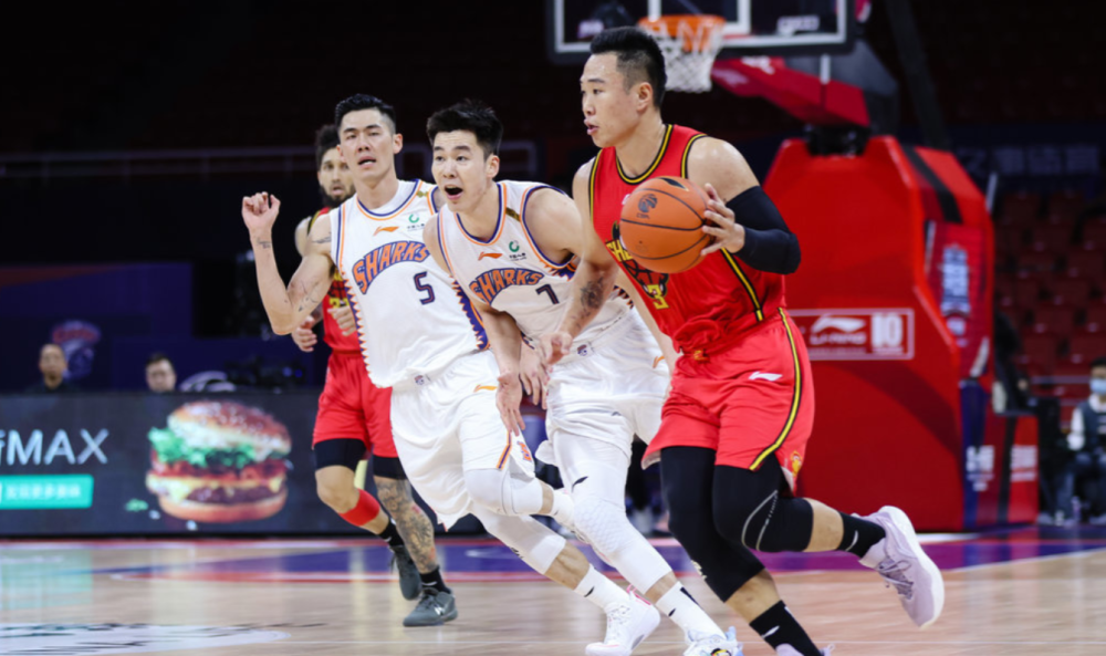 爱游戏官方入口-包含山东泰山迎足总杯关键赛；转会期遗憾出局；质疑声仍在；数据趋势出现新变化的词条